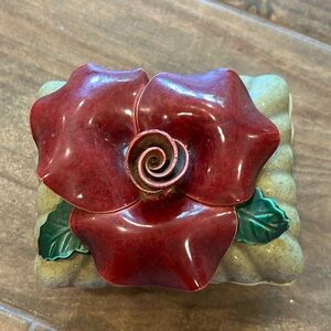 Vintage mid century 3D rose ceramic green trinket box jewelry box